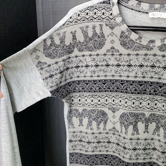 Ardene Long Sleeve Elephant Scoop Bottom Top - Size Small - Picture 5 of 10
